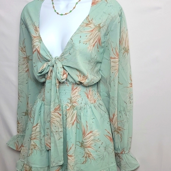 Women V-NECK Chiffon Print Self Tie Knot Front Dress - Picture 7 of 9